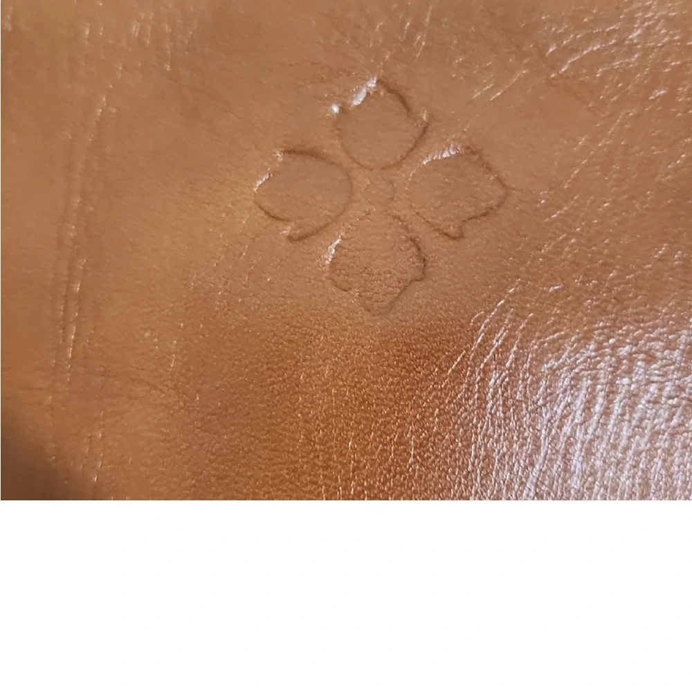 Patricia Nash leather clutch - Picture 4 of 5